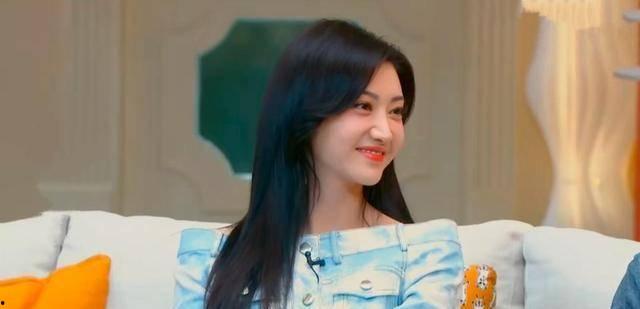 娱乐吃瓜君唐艺昕,娱乐圈的甜蜜瓜果,揭秘她的爱情与事业